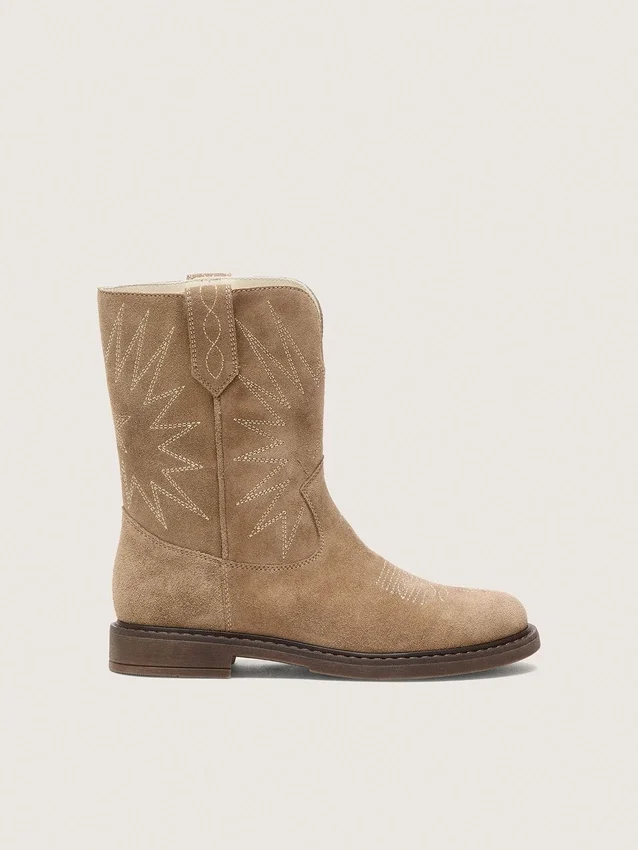 «Young Wish»-Stiefel aus taubengrauem Wildleder mit Sternstickerei